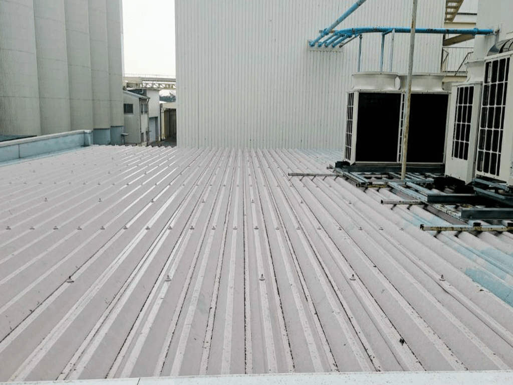 屋根塗装工事　before